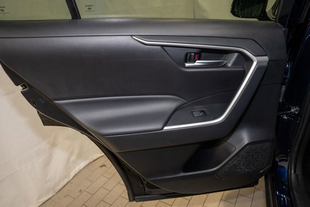 Used 2023 Toyota RAV4 XLE Premium image 10