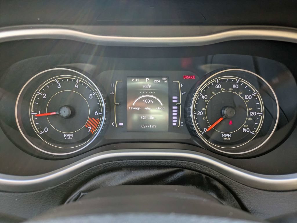 Used 2015 Jeep Cherokee Latitude FWD image 26