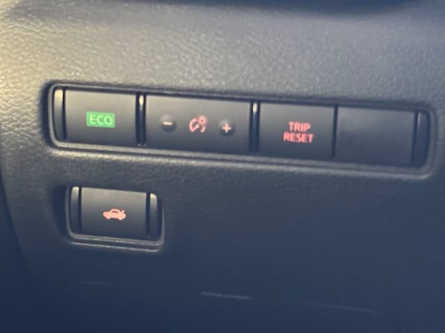 Used 2023 Nissan Sentra SR w/ Midnight Edition Package FWD image 32