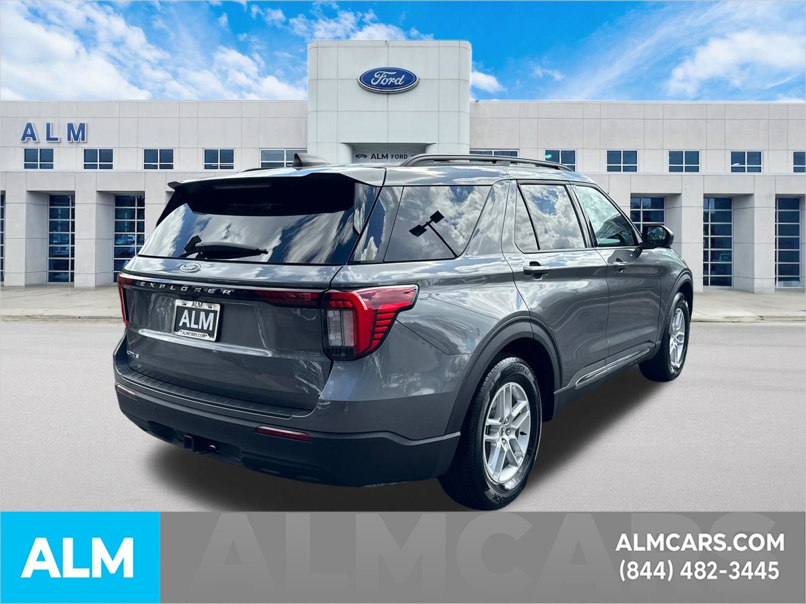 Used 2025 Ford Explorer Active RWD image 5