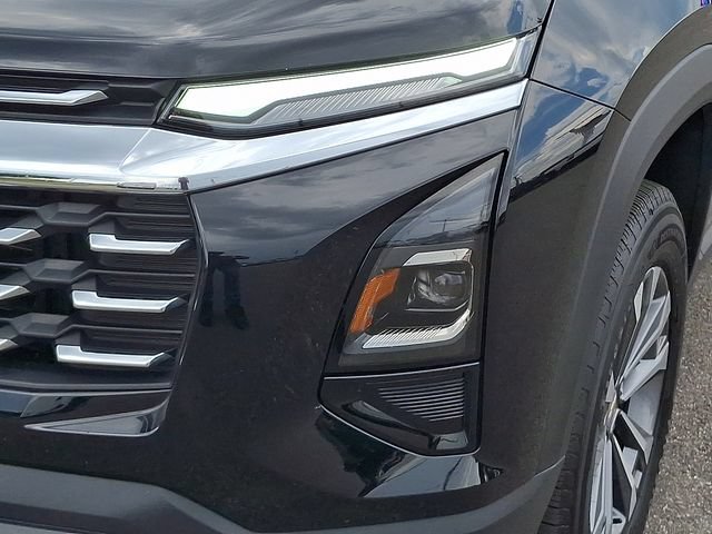 Used 2026 Chevrolet Equinox LT FWD image 9