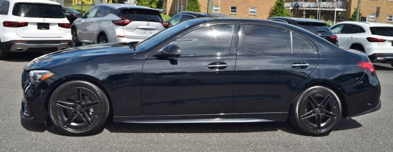 Used 2023 Mercedes-Benz C 300 4MATIC Sedan image 5