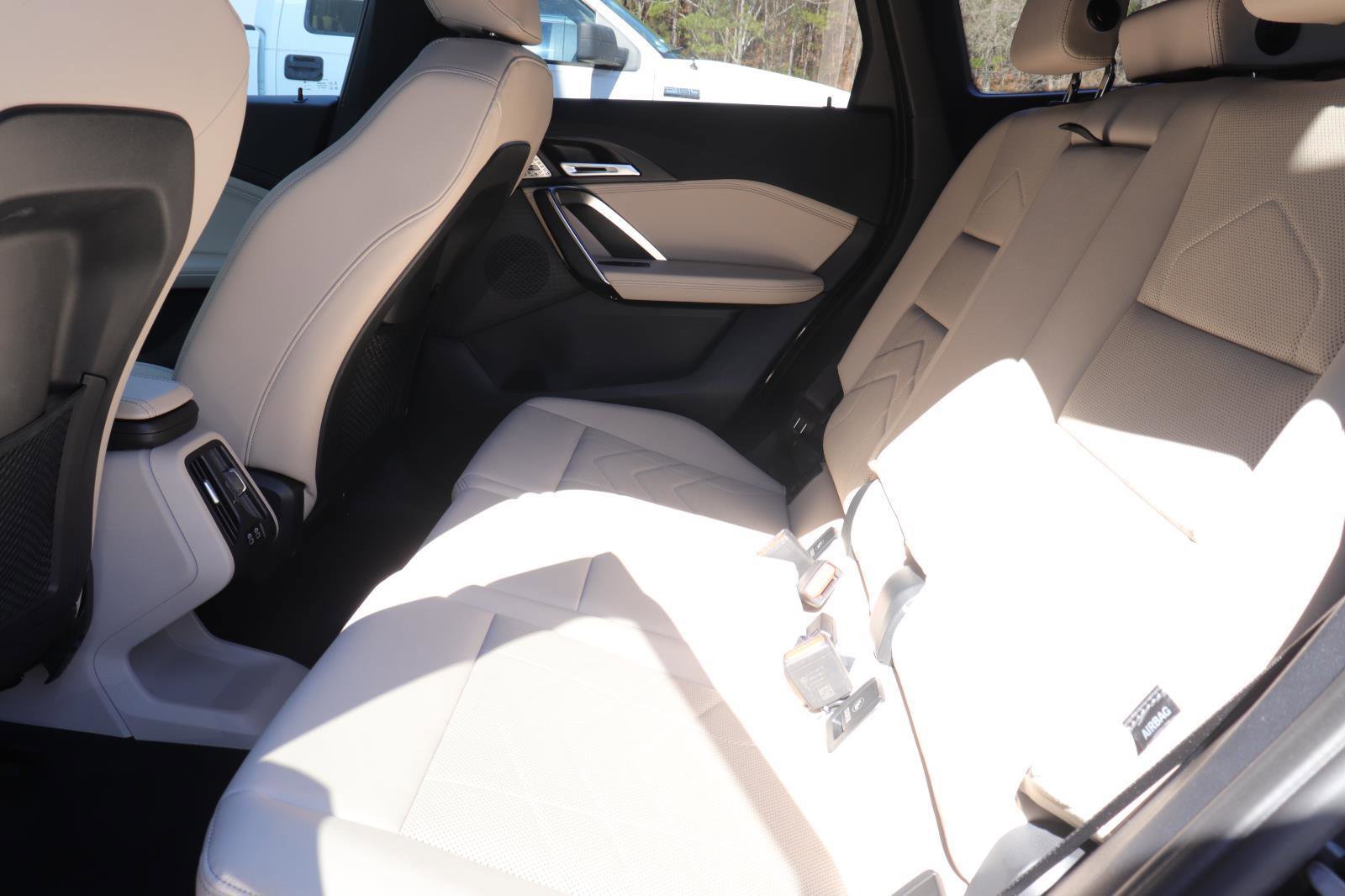 Used 2023 BMW X1 xDrive28i w/ Premium Package image 14