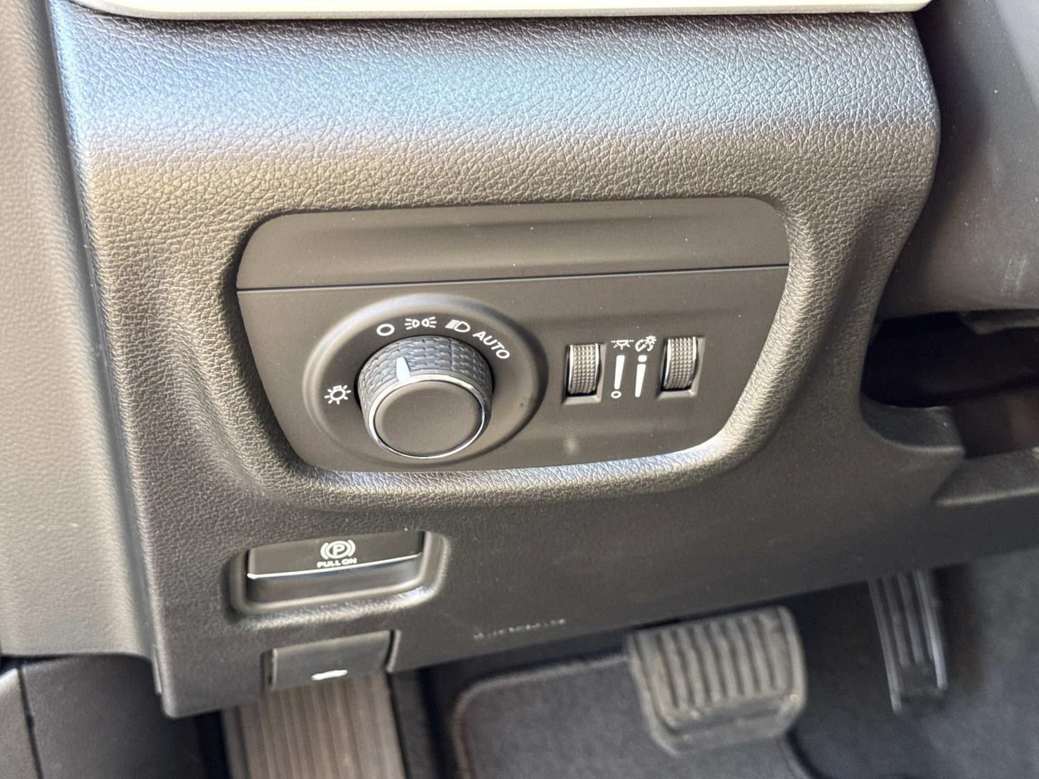 New 2026 Jeep Grand Cherokee Laredo X AWD/4WD image 30