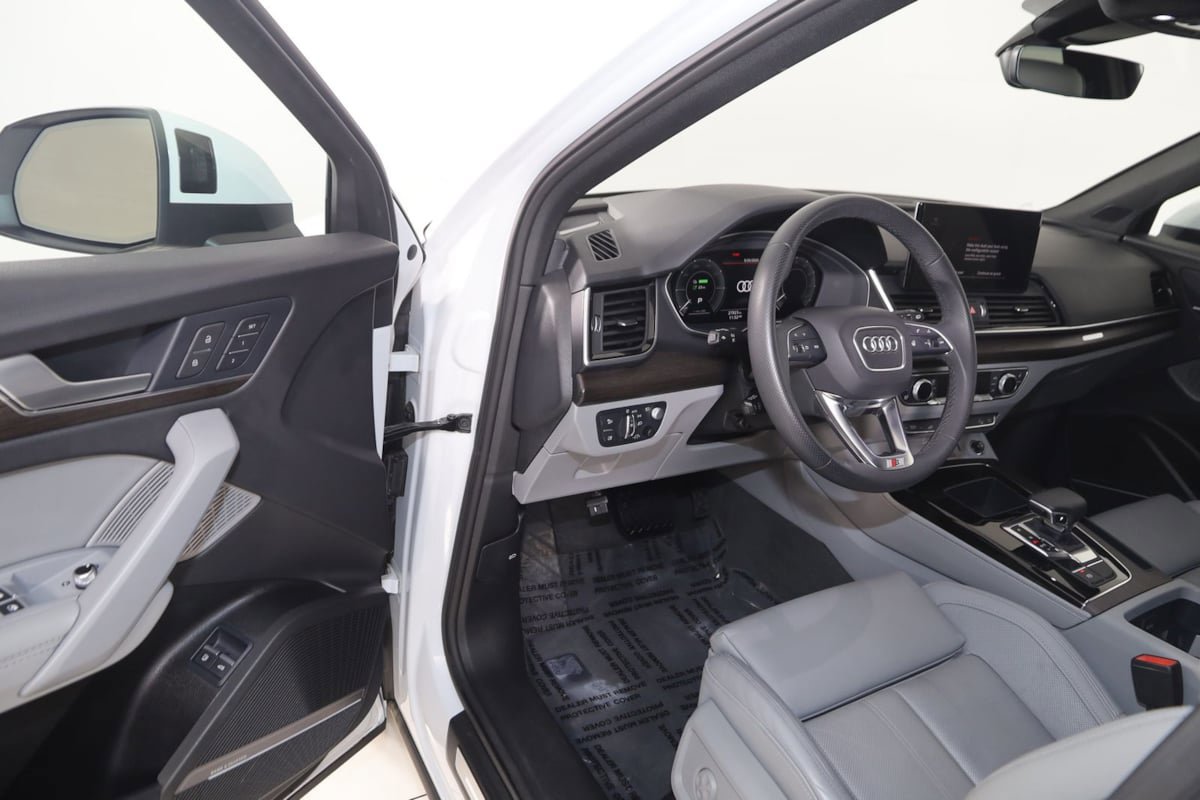 Used 2024 Audi Q5 e Prestige AWD/4WD image 50