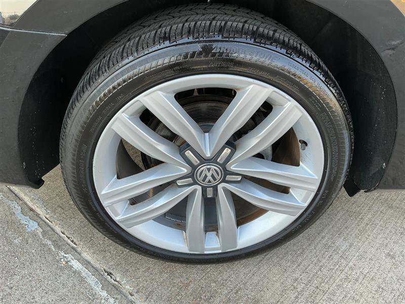 Used 2016 Volkswagen Passat 1.8T w/ Lighting Package image 20
