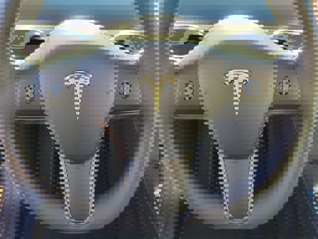 Used 2023 Tesla Model Y Long Range image 19