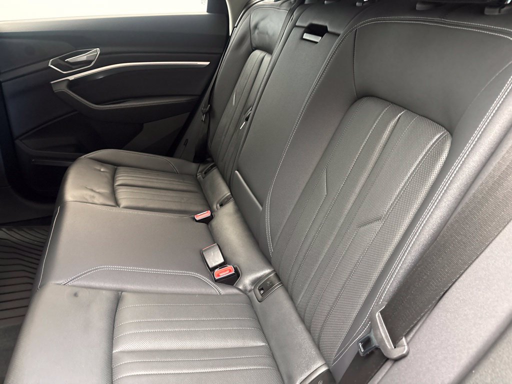 Used 2024 Audi Q8 e-tron Premium Plus AWD/4WD image 25