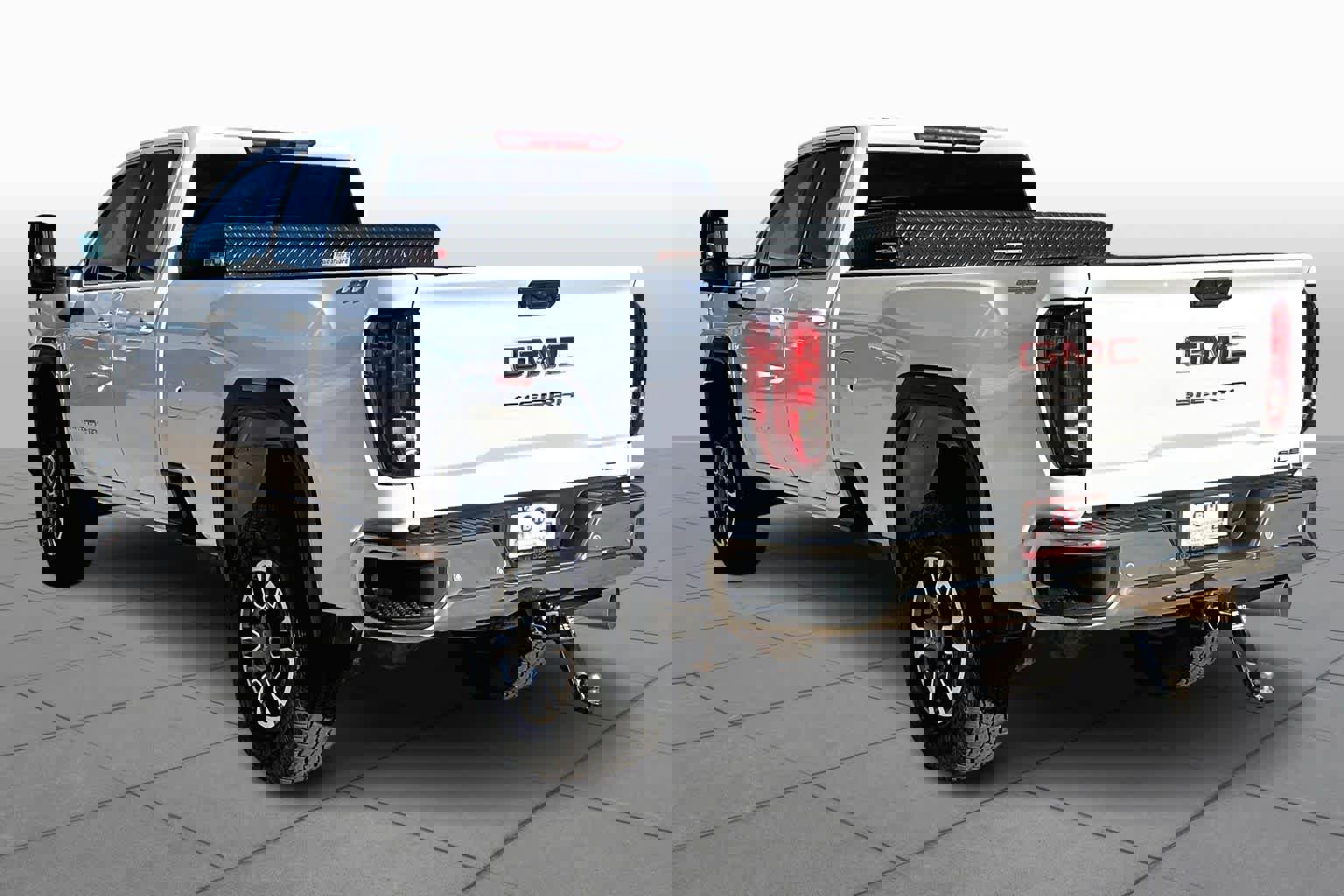 Used 2025 GMC Sierra 2500 SLE image 12