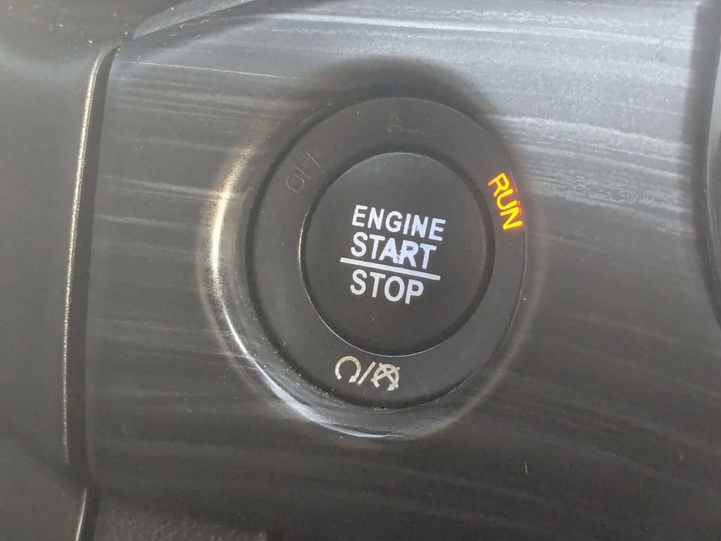 Used 2020 Jeep Grand Cherokee Laredo w/ 18" Wheel & 8.4" Radio Group image 23