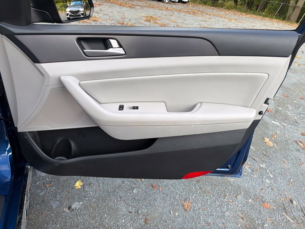 Used 2017 Hyundai Sonata Sport w/ Value Edition Package 02 FWD image 10