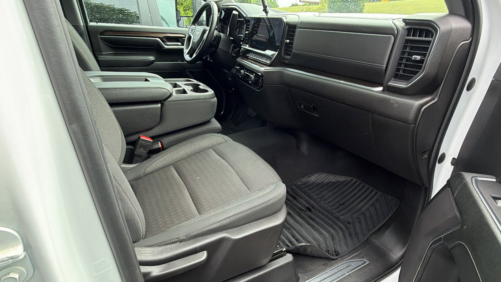 Used 2024 Chevrolet Silverado 2500 LT AWD/4WD image 20