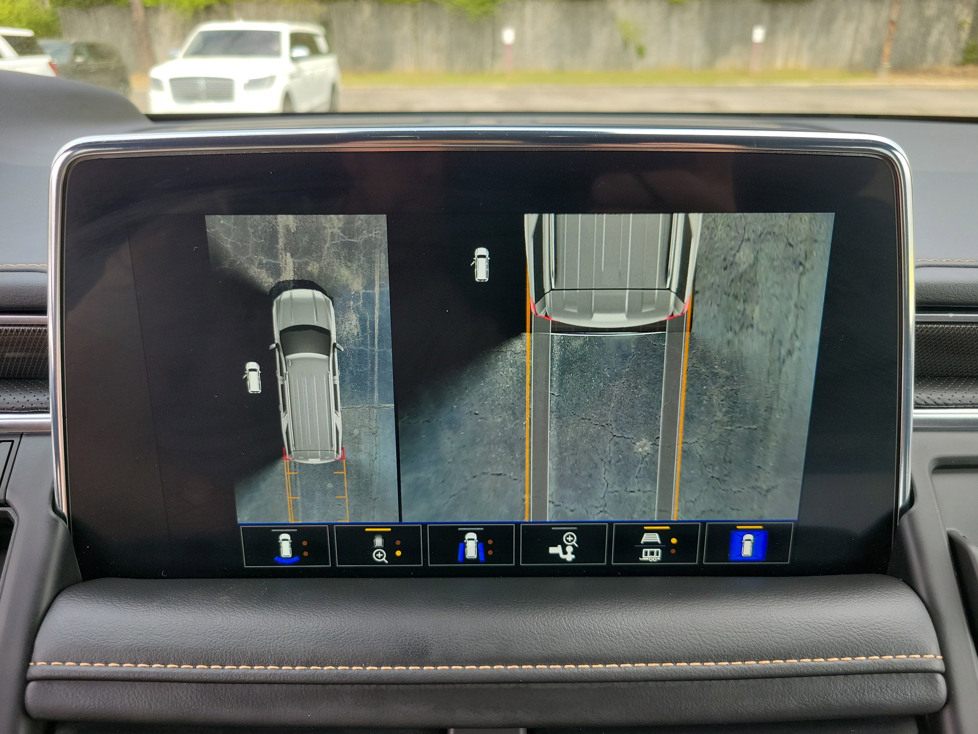 Used 2023 GMC Yukon AT4 image 16