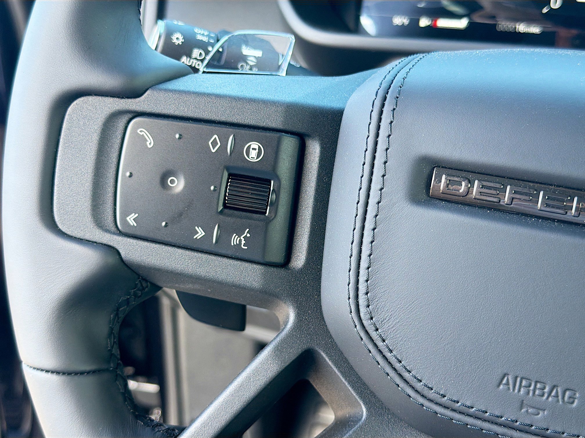New 2026 Land Rover Defender 110 OCTA AWD/4WD image 38