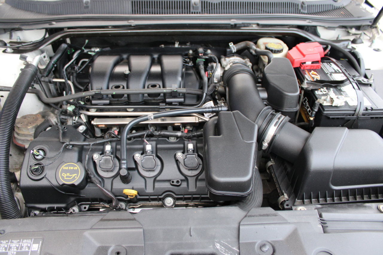 Used 2017 Ford Taurus SE image 44