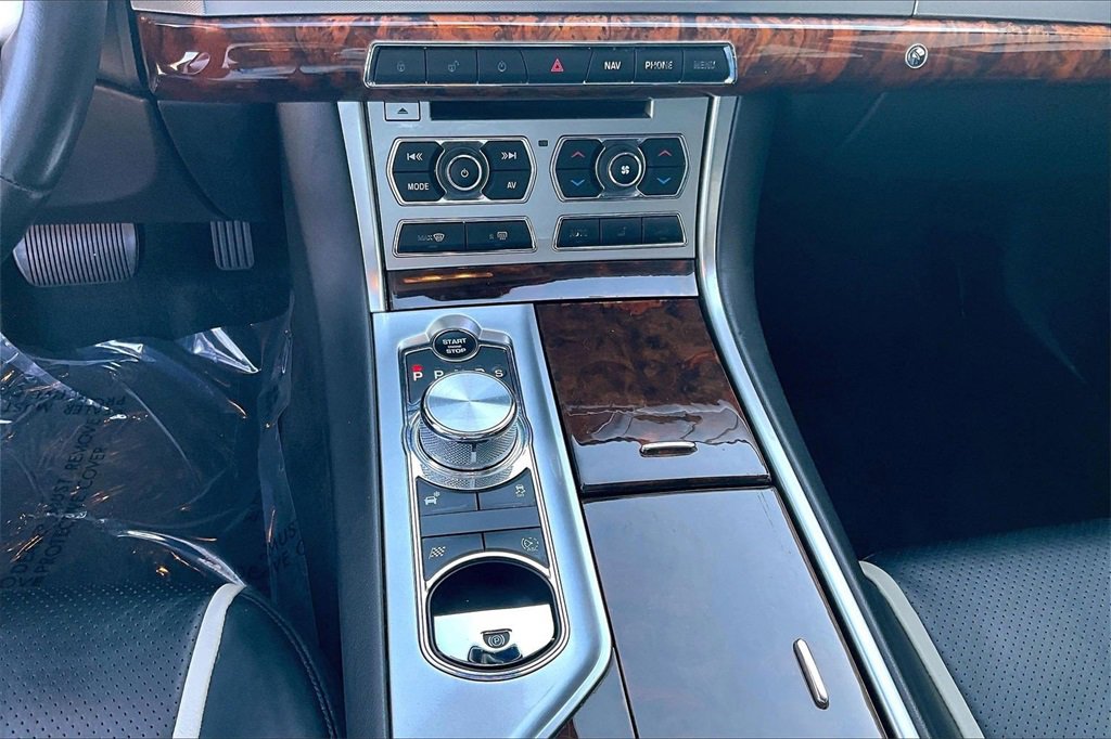 Used 2012 Jaguar XF Portfolio image 14