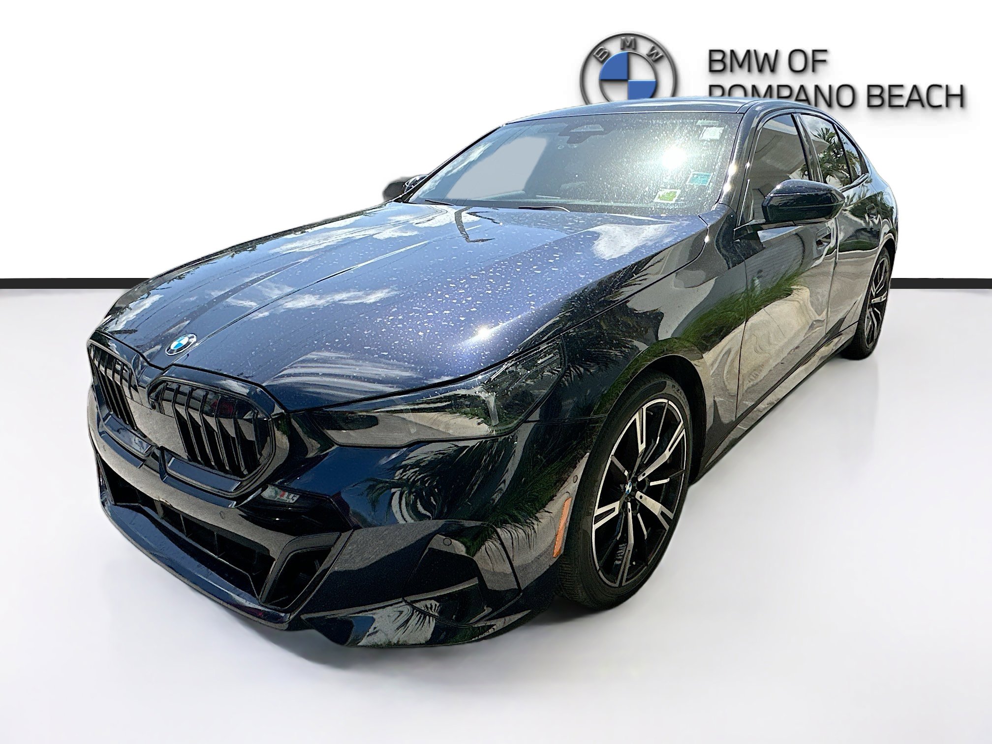 Used 2024 BMW 540i xDrive w/ Premium Package image 3