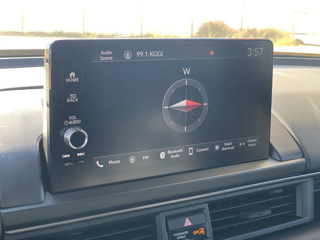 Used 2025 Honda Pilot TrailSport image 11