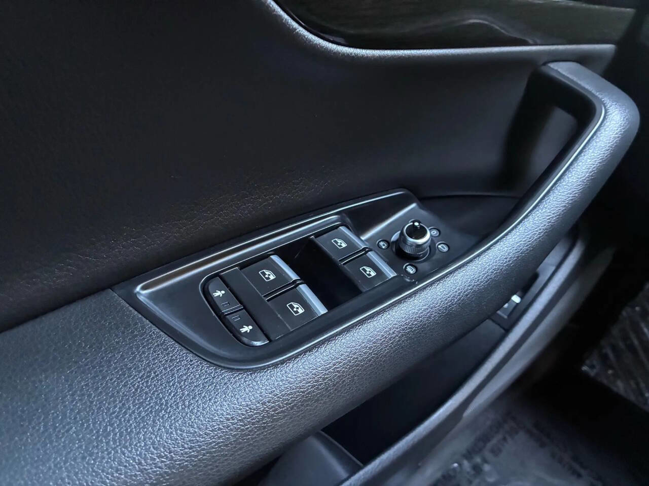 Used 2017 Audi Q7 3.0T Premium Plus image 25