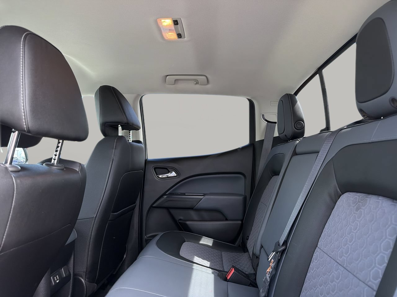 Used 2020 Chevrolet Colorado Z71 RWD image 16