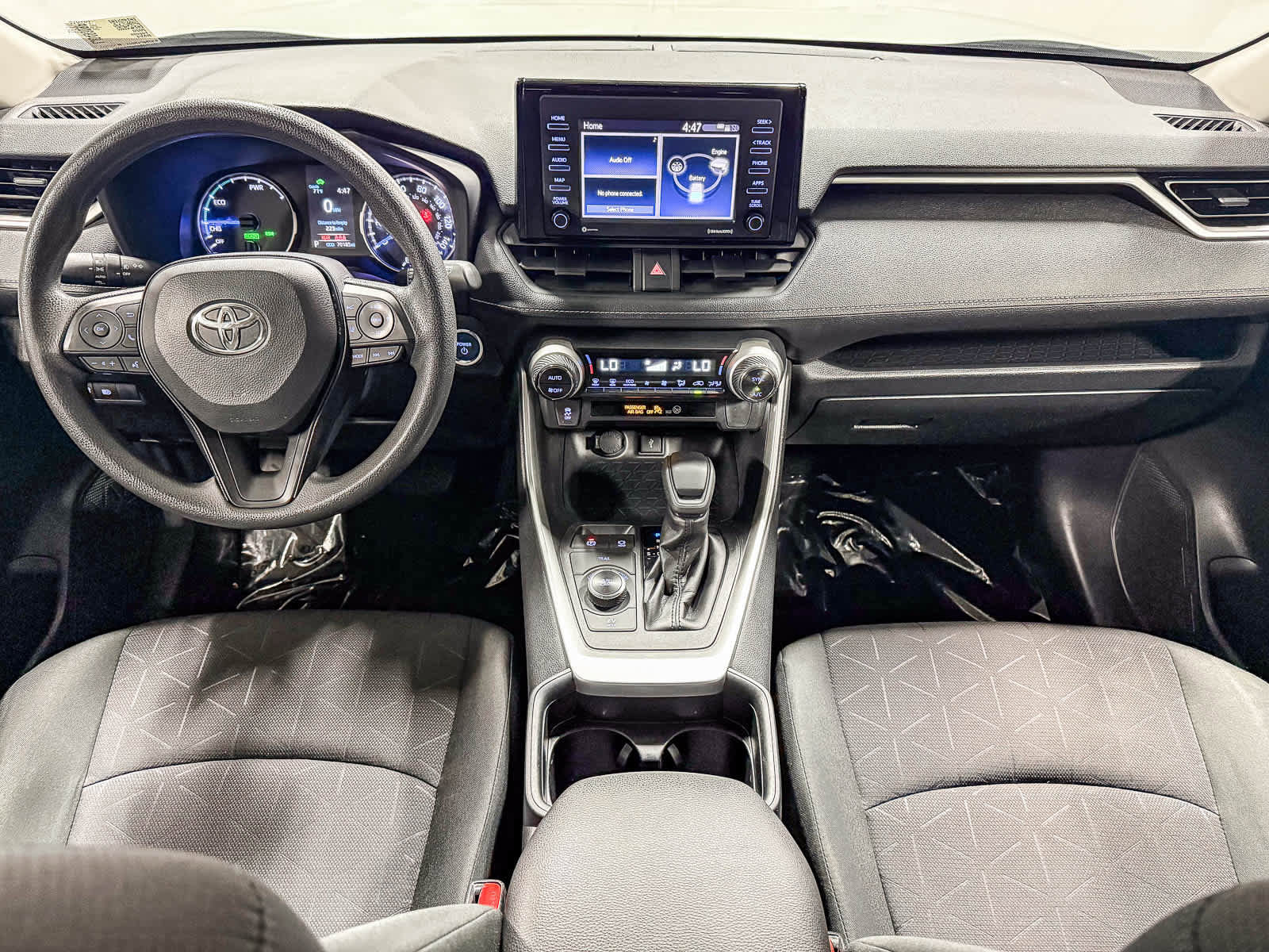 Certified 2020 Toyota RAV4 XLE w/ Carpet Mat Package AWD/4WD image 13
