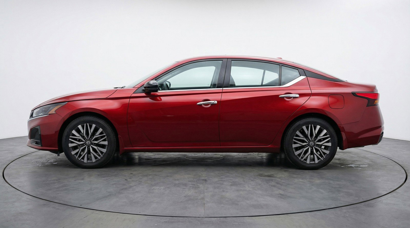 Used 2025 Nissan Altima 2.5 SV image 5