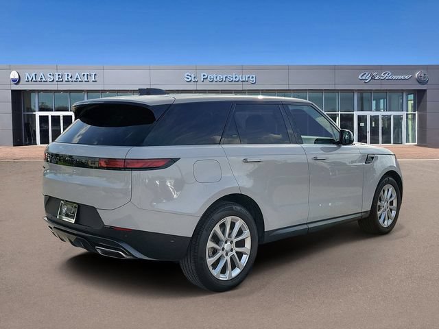 Used 2025 Land Rover Range Rover Sport SE AWD/4WD image 4