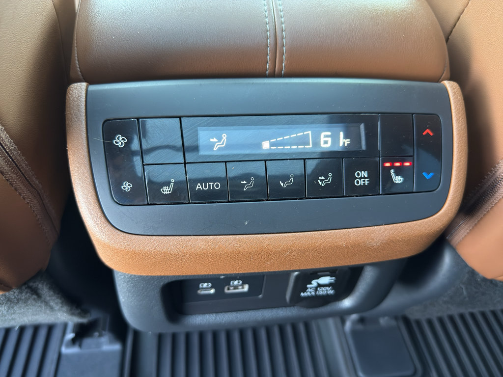 Used 2023 Nissan Pathfinder Platinum w/ Black Appearance Package FWD image 39