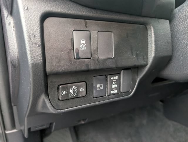 Used 2020 Toyota Tacoma TRD Sport AWD/4WD image 17