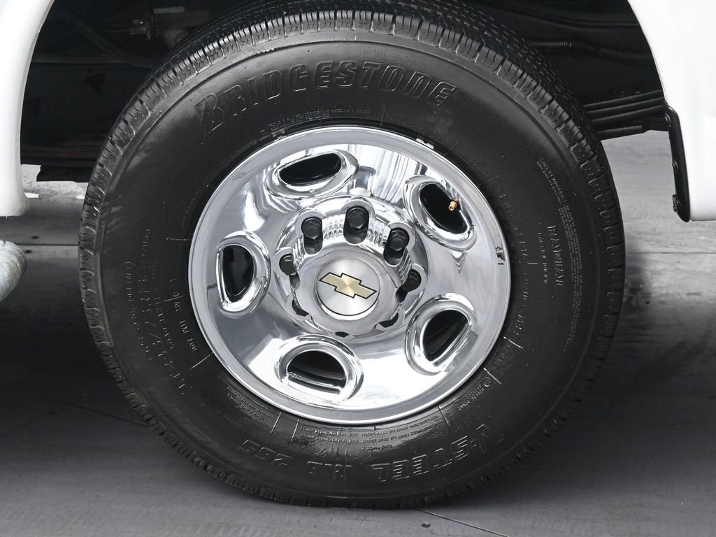 Used 2024 Chevrolet Express 2500 w/ Driver Convenience Package image 29