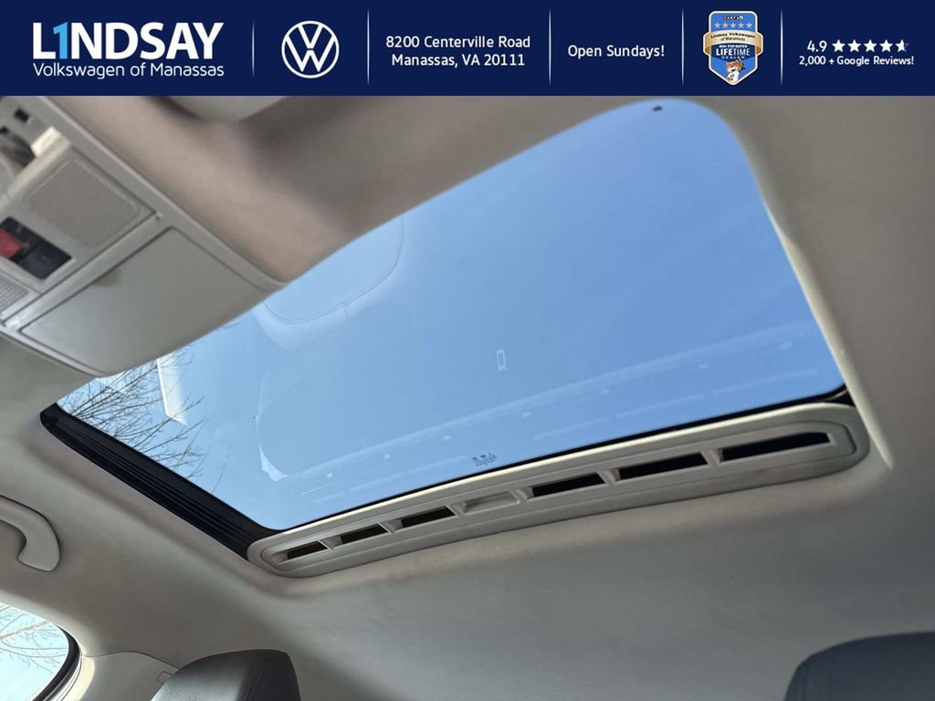 Used 2018 Volkswagen Passat 2.0T SEL Premium image 18