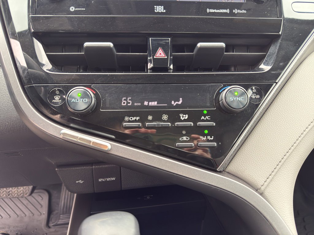 Used 2022 Toyota Camry XSE w/ Navigation Upgrade Package image 15
