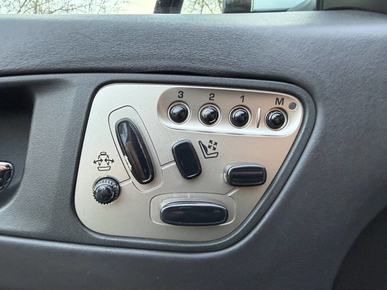 Used 2011 Jaguar XKR R image 22