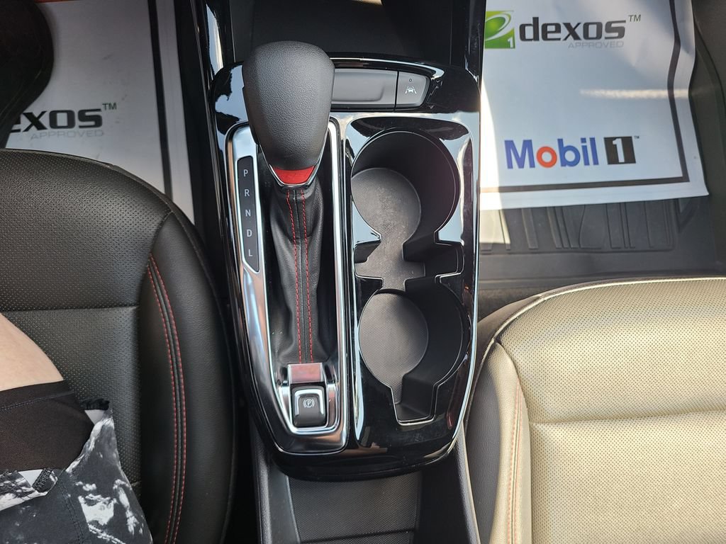 Used 2025 Chevrolet Trax RS FWD image 24