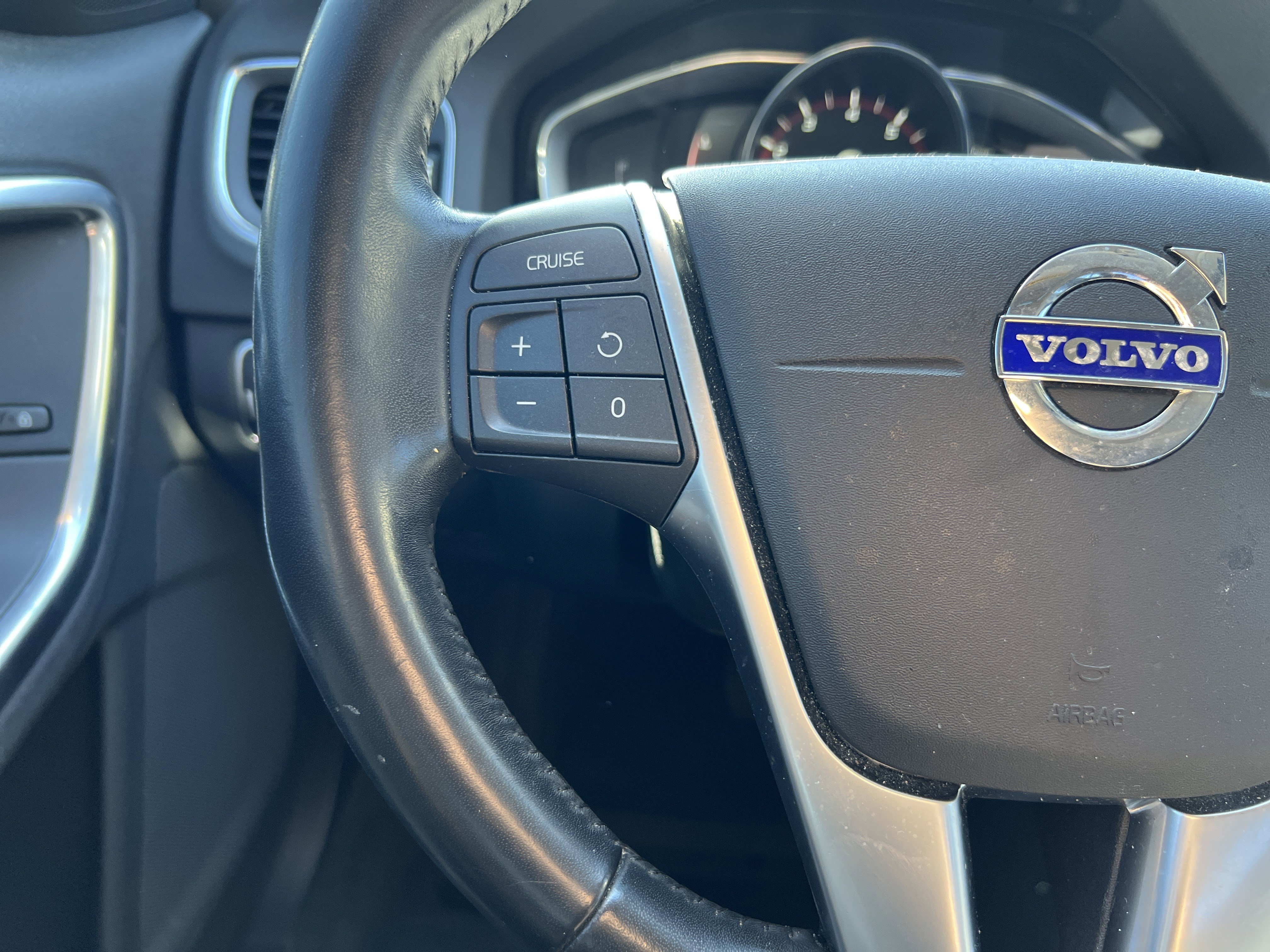 Used 2018 Volvo S60 T5 Inscription image 19