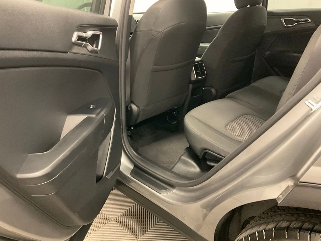 Used 2024 Kia Sportage LX image 21