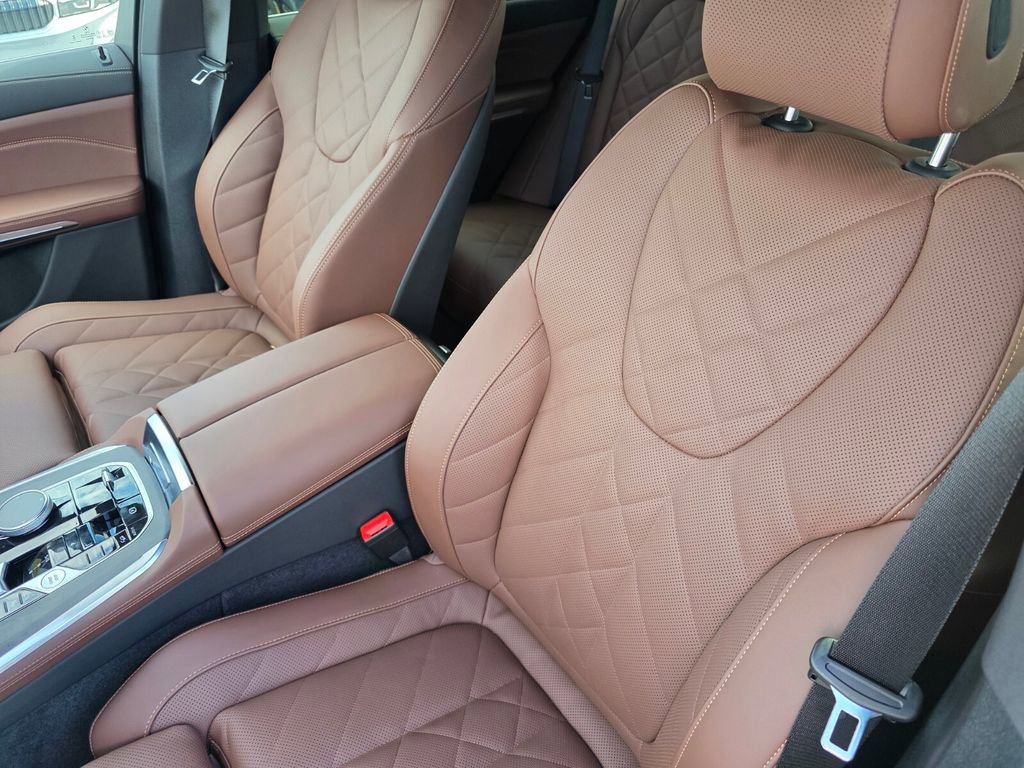 New 2026 BMW X5 xDrive50e AWD/4WD image 9