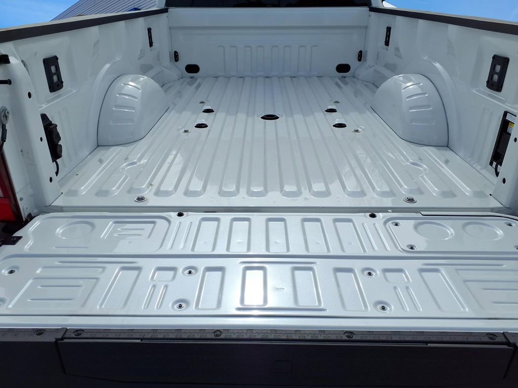 New 2025 Ford F450 Platinum image 22