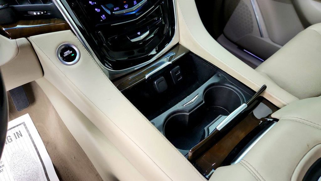 Used 2019 Cadillac Escalade Premium Luxury AWD/4WD image 17