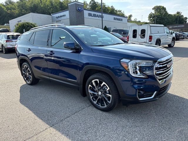 Used 2022 GMC Terrain SLT w/ Infotainment Package II AWD/4WD image 7