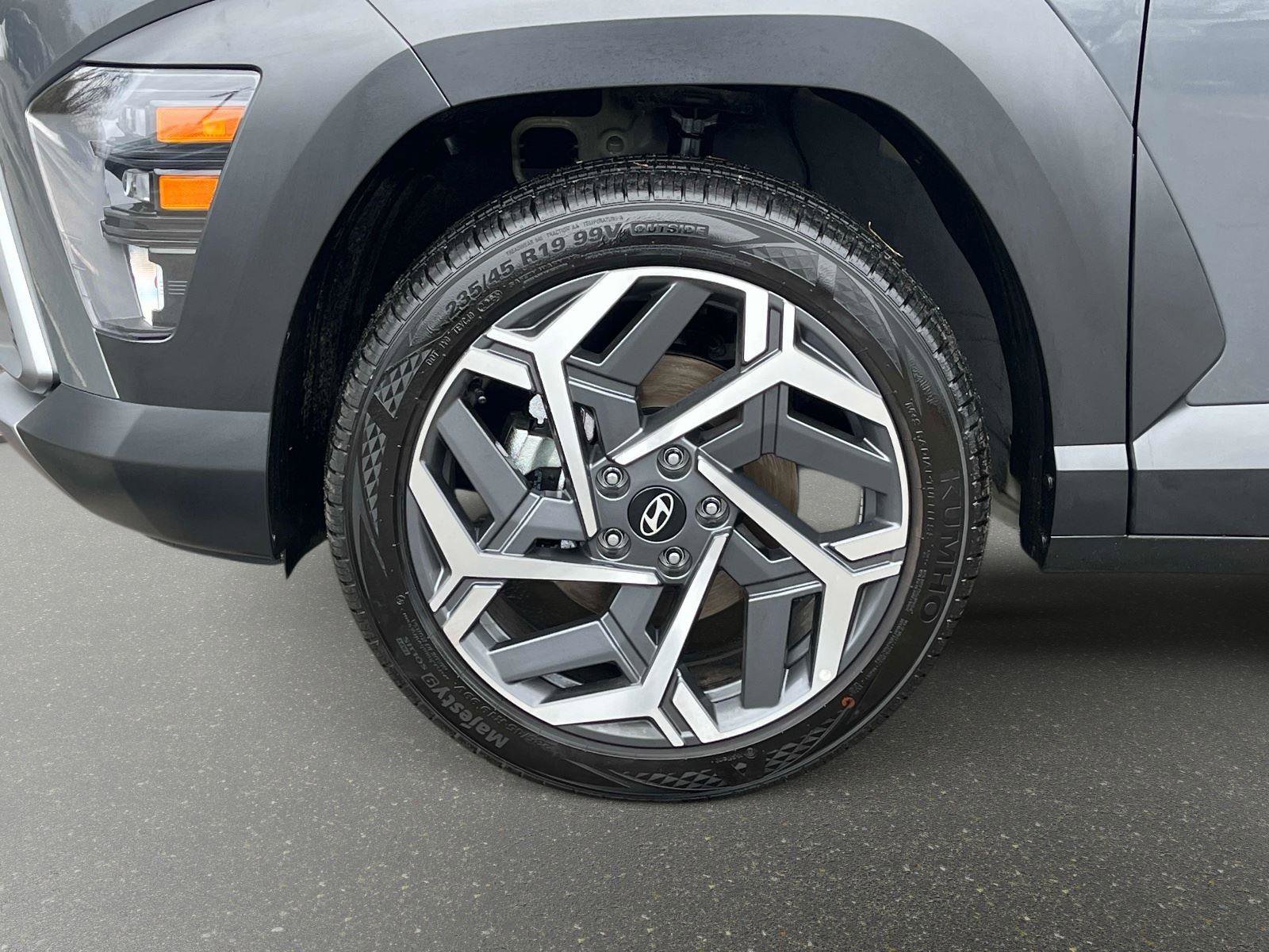 Used 2026 Hyundai Kona SEL Premium image 9