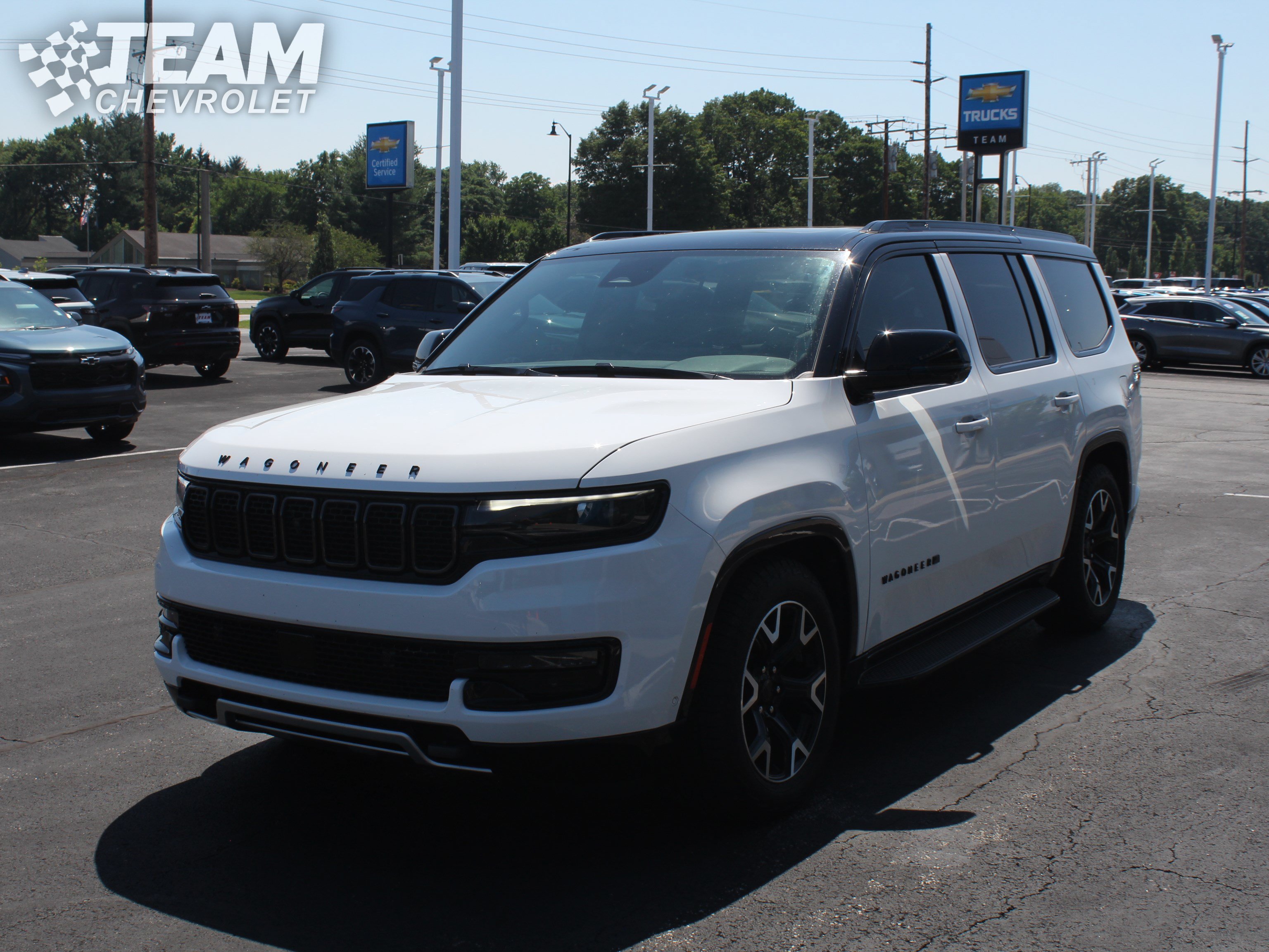 Used 2025 Jeep Wagoneer Series II AWD/4WD image 8