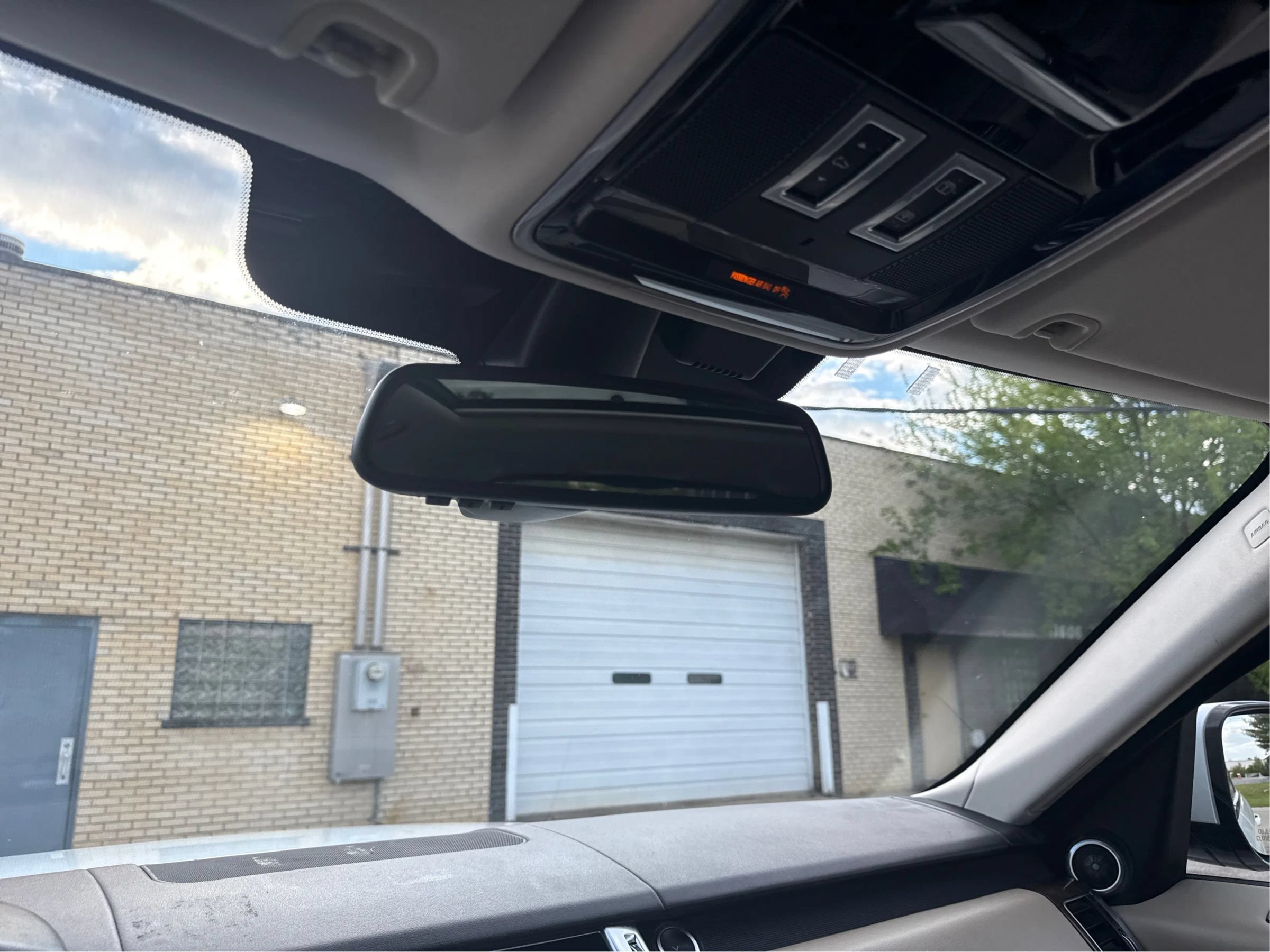 Used 2014 Land Rover Range Rover Sport HSE AWD/4WD image 19