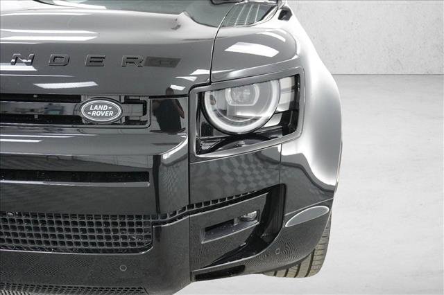 New 2026 Land Rover Defender 110 X-Dynamic SE AWD/4WD image 25