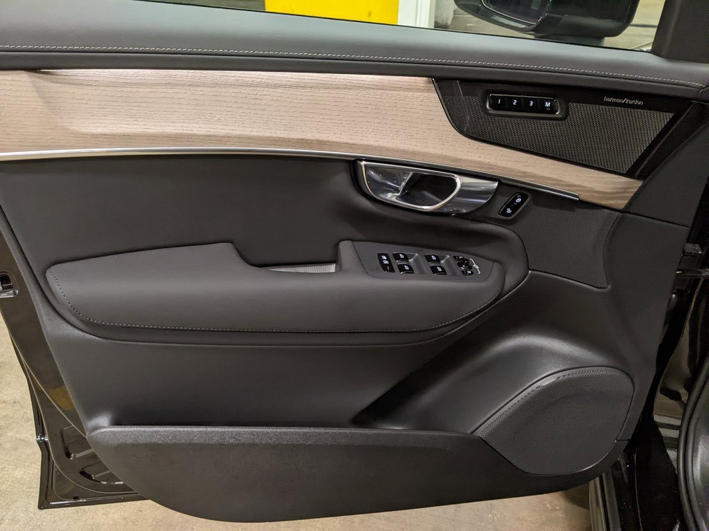 New 2026 Volvo XC90 B6 Plus w/ Protection Package Premier image 9