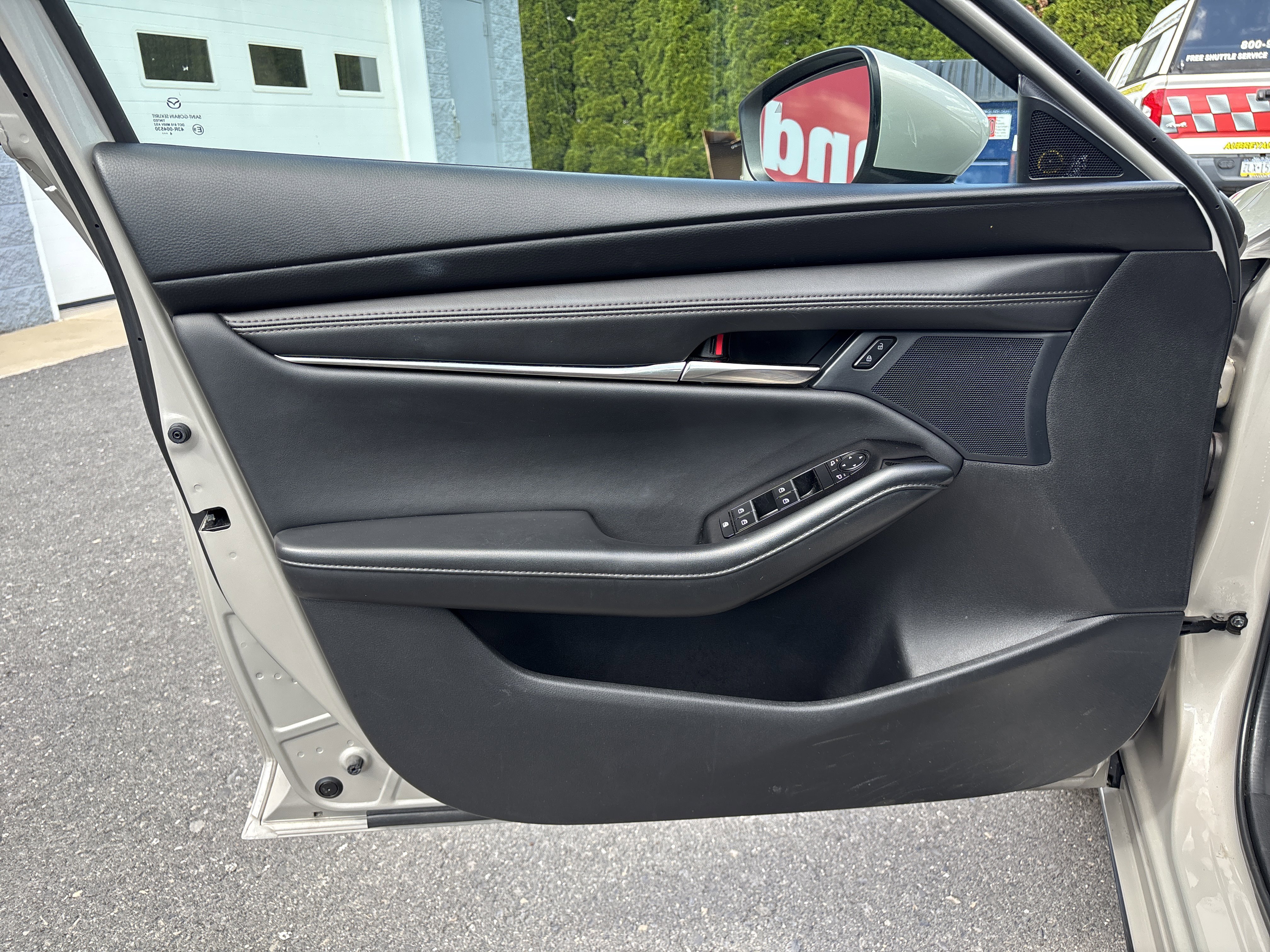 Used 2025 MAZDA MAZDA3 s FWD image 16