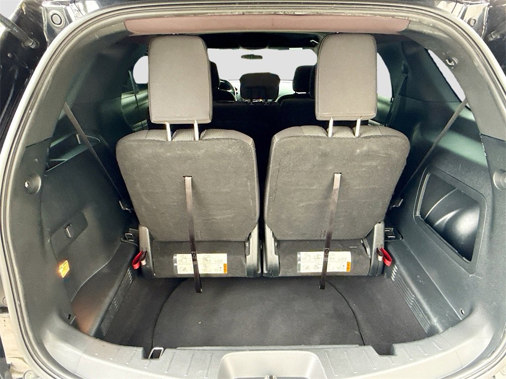 Used 2018 Ford Explorer XLT image 25