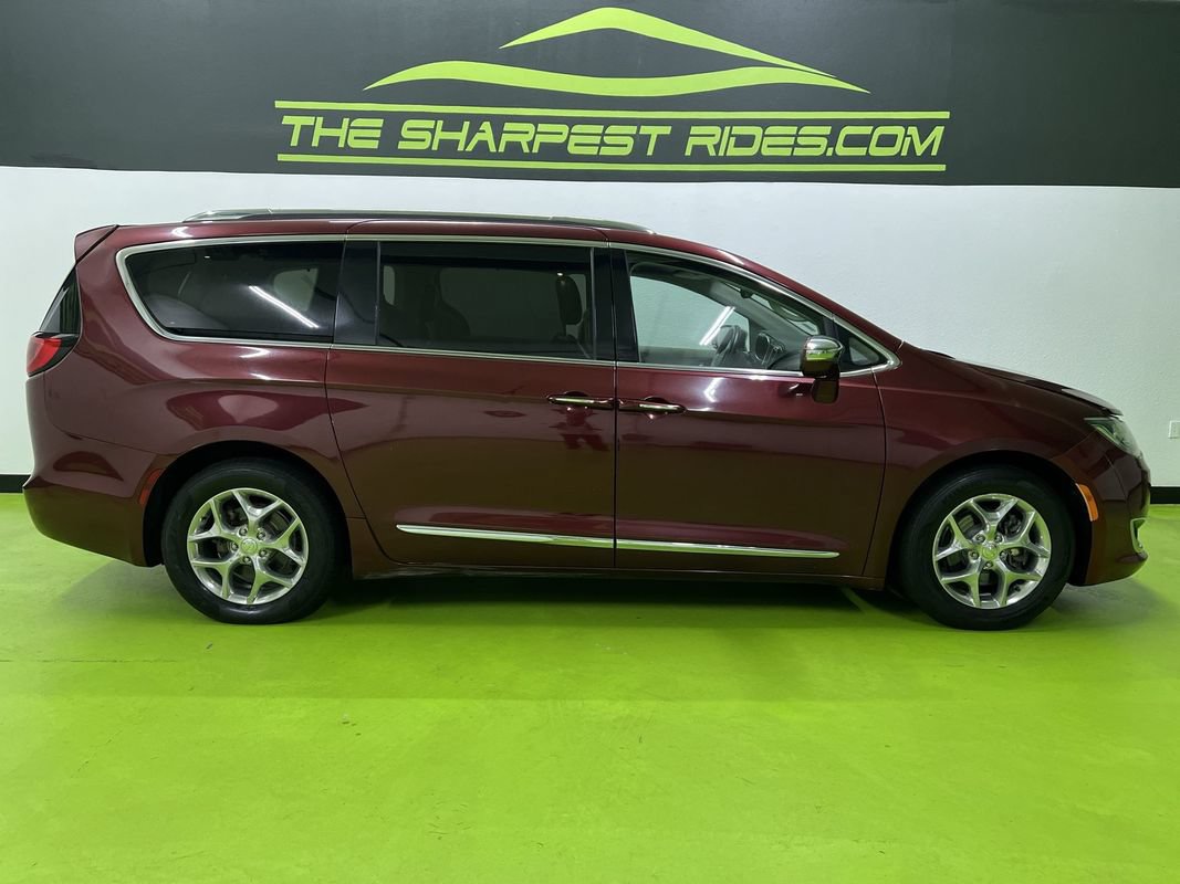 Used 2018 Chrysler Pacifica Limited FWD image 11