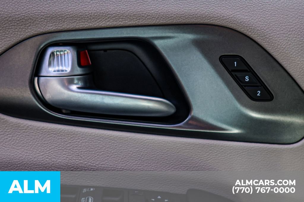 Used 2024 Chrysler Pacifica Touring-L FWD image 50