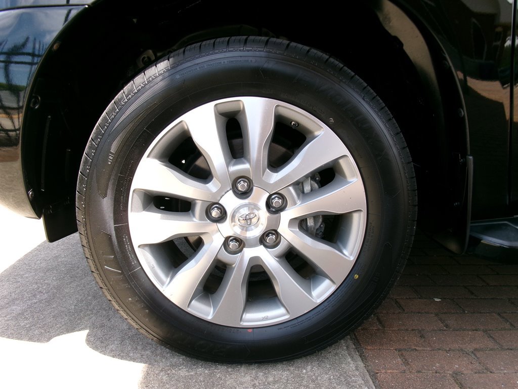 Used 2013 Toyota Sequoia Limited RWD image 52